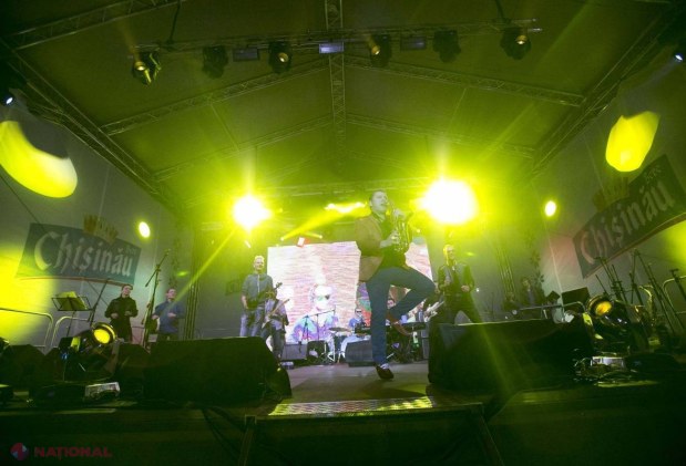 Foto // Concertul din PMAN. Veselie mare și tone de gunoi