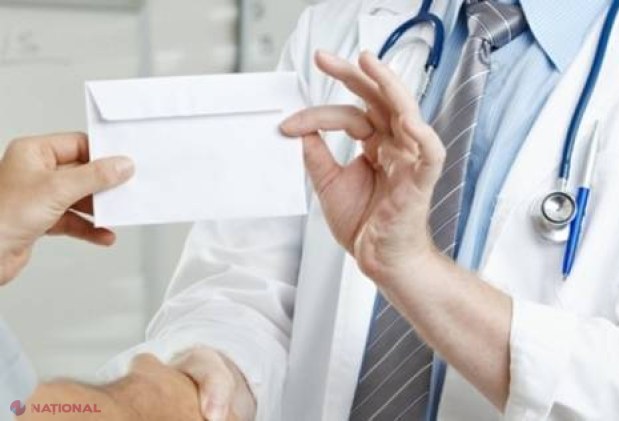 RAPORT // Plățile neformale către medici ajung la 2 MILIARDE de lei pe an