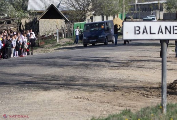 REPORTAJ FOTO // Drapel uriaş pe cel mai înalt deal din R. Moldova