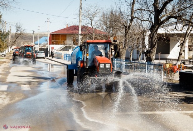 FOTO, VIDEO // Primarul „Comunei de Vis”, Marina Tauber, a SPĂLAT CU ȘAMPON străzile asfaltate din Jora de Mijloc