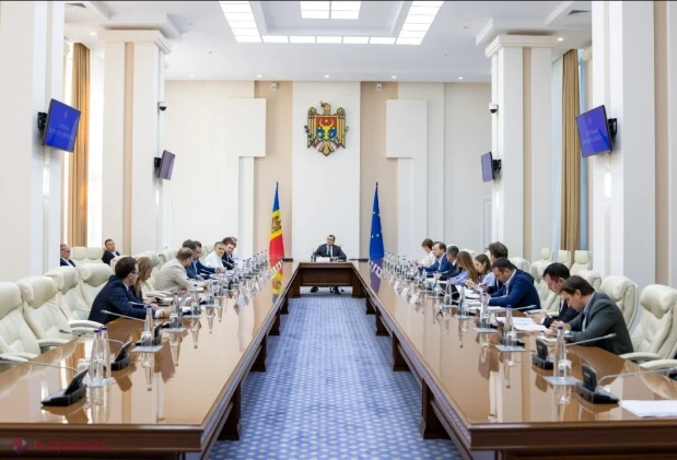 Pachet masiv de măsuri de securitate NAȚIONALĂ: Restricționarea iluminatului public și comercial, reducerea consumului de apă potabilă și sprijin accelerat pentru stocarea energiei