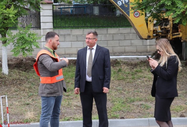 FOTO // În municipiul Orhei continuă RENOVAREA la scară largă a drumurilor: „Ca și restul lucrărilor de renovare a infrastructurii rutiere, facem aceste lucrări din surse proprii”