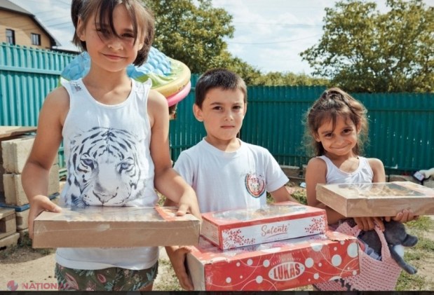 VIDEO // Istoria MAMEI din Goianul Nou, care crește de una singură ȘAPTE copii. Văduva e nevoită să se descurce doar cu 1 000 de lei pe lună. Organizatorii campaniei ”Donează o jucărie, dăruiește un zâmbet” au vizitat-o și i-au oferit un ajutor 