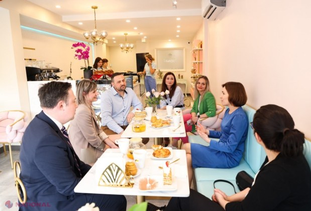 GALERIE FOTO // Maia Sandu, discuții cu DIASPORA din Canada. Șefa statului a acordat titluri onorifice și a vizitat o PATISERIE deschisă de o moldoveancă: „Am văzut o susținere totală pentru proiectul de aderare a R. Moldova la UE”