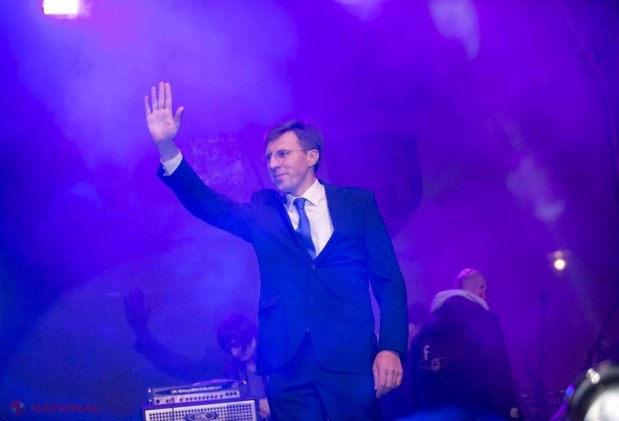 Foto // Concertul din PMAN. Veselie mare și tone de gunoi