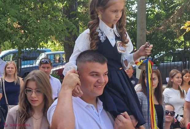 Elevii Liceului „Ștefan cel Mare și Sfânt” din Grigoriopol, la școală, pe 1 septembrie: Vicepremierul Serebrian le-a mulțumit pedagogilor și părinților pentru curajul și devotamentul față de cauza națională