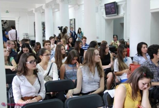 Federaţia Rusă MAJOREAZĂ numărul de burse la universităţi pentru tinerii din R. Moldova
