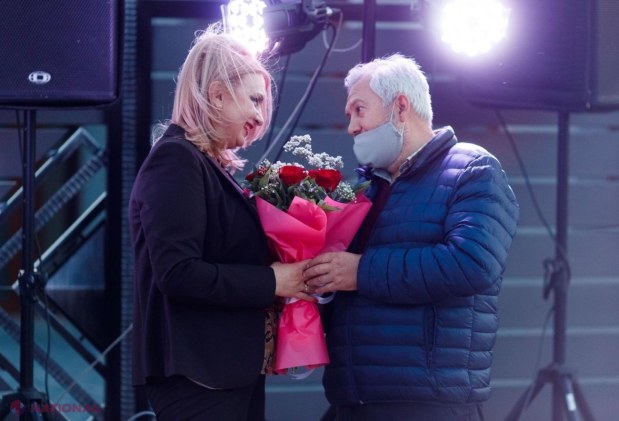 FOTO // Partidul „ȘOR” a dat în exploatare sistemul de ILUMINARE STRADALĂ încă într-un cartier al orașului Taraclia: „Am promis că vom face din Taraclia CAPITALA de sud a Moldovei și cu siguranță vom realiza asta”