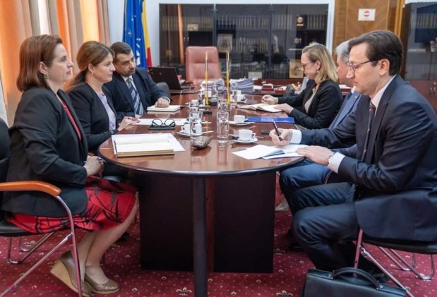 DISCUŢII // Permisele de conducere emise în R. Moldova ar putea fi preschimbate în acte românești