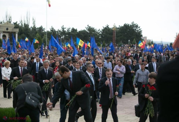 Reportaj FOTO // „Ziua Victoriei”, la Memorial: „Nu dorim ca cineva să treacă prin ce am trecut noi”