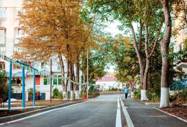 FOTO // „Operațiunea Curtea”, în plină desfășurare la Orhei. Autoritățile locale continuă RECONSTRUCȚIA curților blocurilor