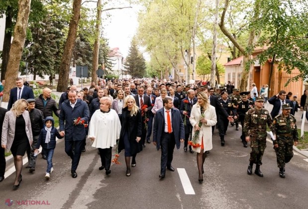 FOTO // Marș consacrat „Zilei Victoriei” la Orhei. „În jur de 4 000 de oameni au participat la manifestația organizată de Primăria Orhei”