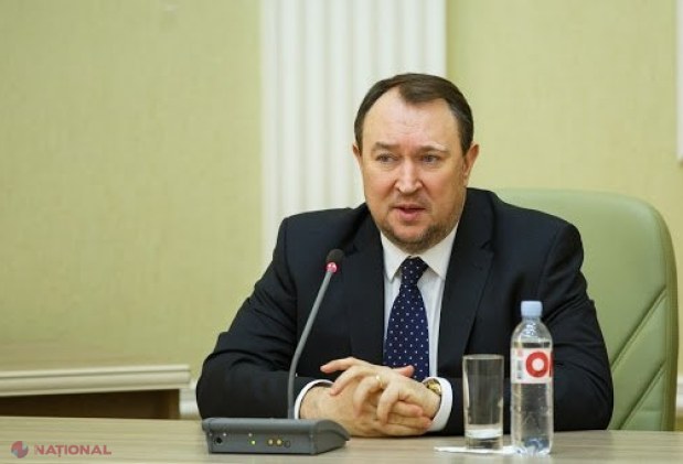 Alexandru Tănase a RĂBUFNIT la adresa lui Dodon: „SIS-ul nu-i chiloții primei doamne, portretul lui Putin și conservele din beciurile reședinței de la Condrița. Asistăm la o tentativă de CAPTURARE a unor instituții în scop subversiv”