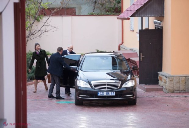 FOTO // Vizită SECRETĂ la sediul PCRM. „Este persona non grata și nu are dreptul să vină?”