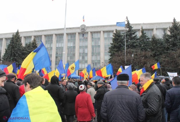 REPORTAJ FOTO, VIDEO // La Marea Adunare Tricoloră din centrul capitalei s-a scandat „UNIRE, UNIRE!!!”