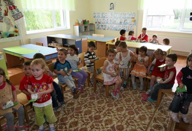 Părinții micuților de la grădinițe, NEMULȚUMIȚI de răspunsul DGETS cu privire la alimentația copiilor