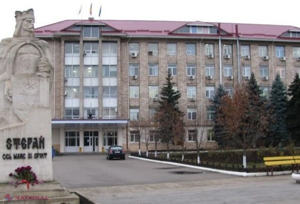 STENOGRAME // Percheziții de amploare la Soroca. Viceprimarul, arhitectul-șef și secretarul Consiliului municipal, REȚINUȚI pentru trucarea unor licitații publice: „30 000 de lei și la etapa de recepție finală o să mai... câte ceva...”