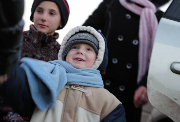 Vă mulțumim! Moș Crăciun a fost la Fântânița! Cu văcuță, alimente, haine, bani, televizor și frigider