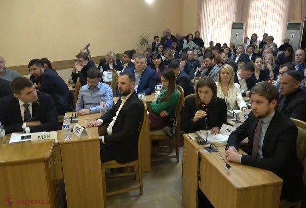 LIVE VIDEO // CMC s-a întrunit într-o nouă ședință, însă MAN, PSRM, PCRM și Partidul Renaștere TORPILEAZĂ toate propunerile privind alocarea surselor financiare pentru grupele cu program prelungit sau plata compensațiilor la căldură