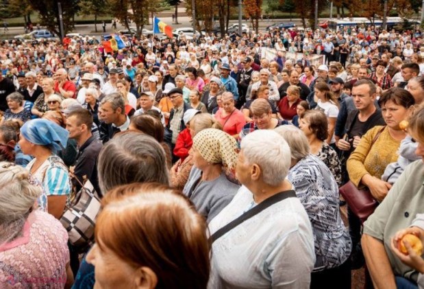 Protest de amploare în fața Președinției R. Moldova. Manifestanții au cerut încetarea presiunilor la adresa Partidului „ȘOR” și eliberarea Marinei Tauber din penitenciar