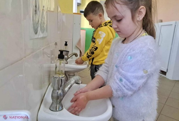 FOTO // Apă bună la robinet pentru 700 de gospodării din satul Hăsnășenii Mari, raionul Drochia