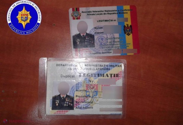FOTO // Ofițerii SIS au descoperit un lot important de ARME DE FOC și MUNIȚII la un fost polițist