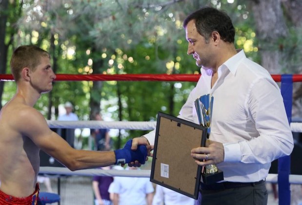 FOTO // La Hâncești a fost inaugurată o sală modernă pentru sportivii care practică boxul și K-1