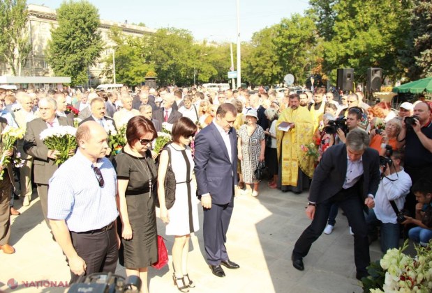 Reportaj FOTO // Amintiri și lacrimi din GULAG, în scuarul Gării
