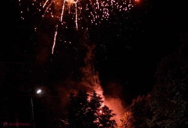 FOTO // Partidul „ȘOR” a aprins lumina pe străzile altor trei localități din sudul țării: „Acest an noi l-am dedicat LUMINII”