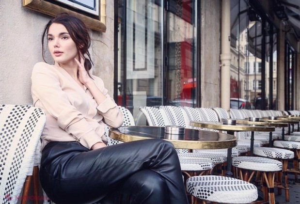 FOTO // Un model din R. Moldova, noua iubită a celebrului actor american Sean Penn. Cei doi au fost suprinși sărutându-se pe străzile din Madrid 