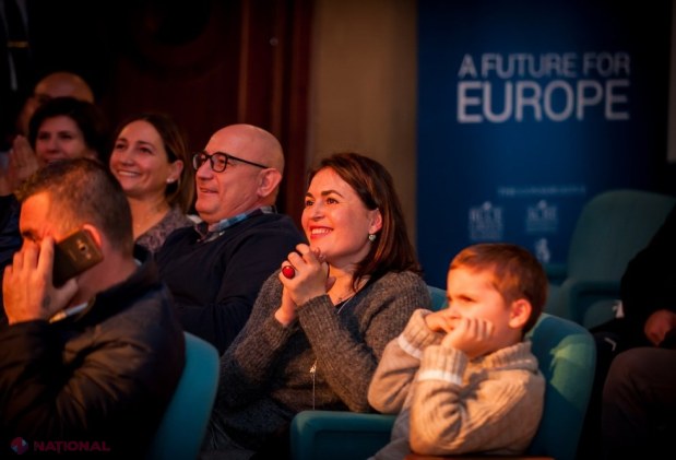 FOTO // „Concertul organizat de Partidul „ȘOR” la Torino a adunat sute de moldoveni din diasporă”