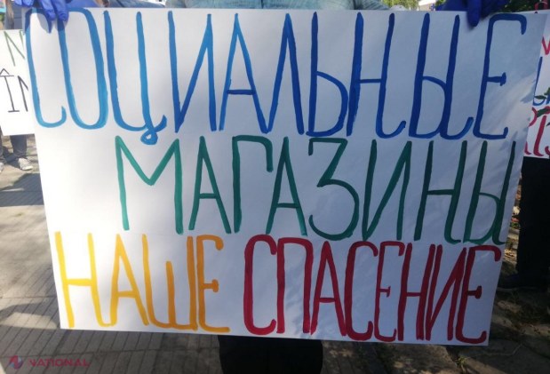 VIDEO // Protest al Partidului „ȘOR”: Cetățenii din toată țara apără magazinele sociale „Merișor”, pe care Filip și guvernarea vor să le închidă abuziv”