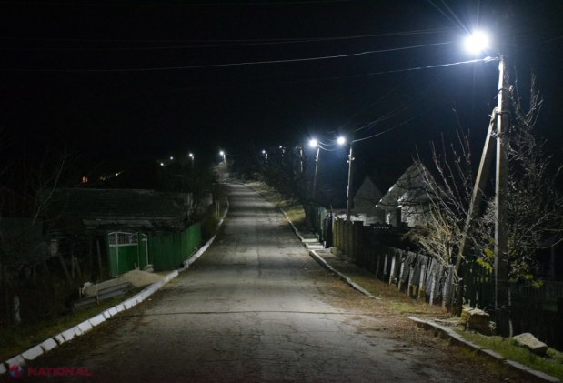 FOTO // Comuna Donici din raionul Orhei a fost complet iluminată de echipa Partidului „ȘOR”: „Îmi place ce se întâmplă în localitatea noastră în ultimii ani. Mergem spre bine și asta ne bucură”