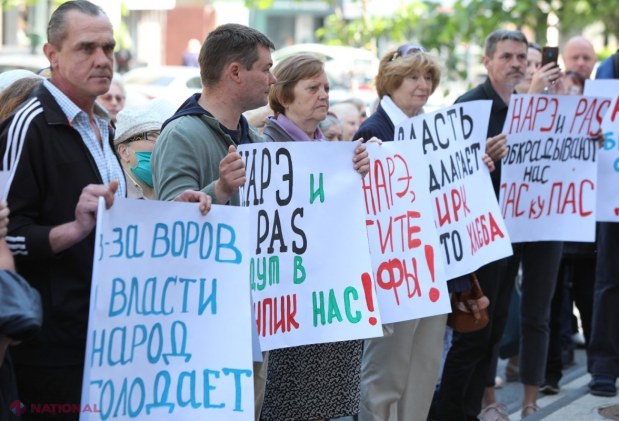 FOTO // Comuniștii și Partidul „ȘOR” au protestat, la ANRE, contra scumpirilor resurselor energetice: „Această instituție trebuie LICHIDATĂ, pentru că nu aduce beneficii R. Moldova”