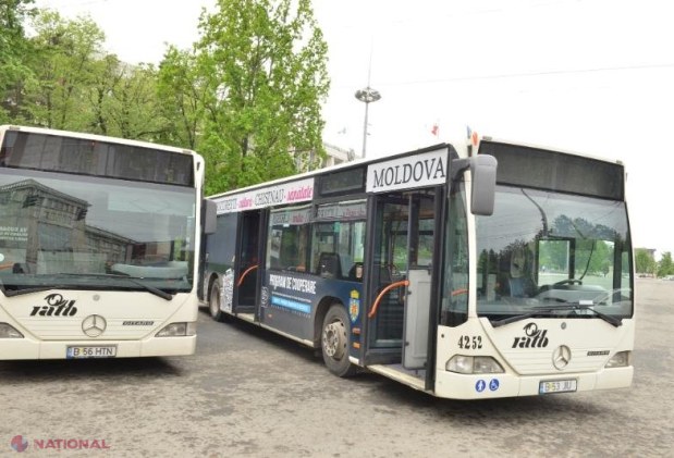 FOTO // Autobuzele donate de Primăria București au ajuns la Chișinău PERSONALIZATE: „Un alt proiect de succes, sper, în beneficiul cetățenilor din Chișinău”