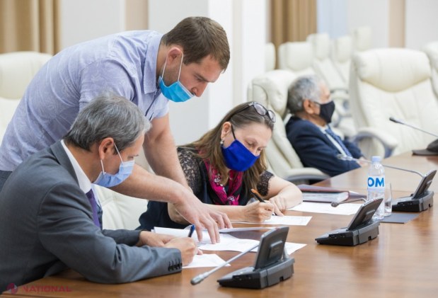 Au fost desemnați 13 câștigători ai Premiului Național 2020, care vor primi câte 100 000 de lei de la Guvern. Șase premii vor fi acordate specialiștilor din sectorul MEDICAL