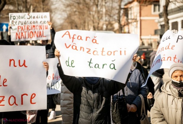 Acțiune de PROTEST // „Stadionul Republican trebuie să rămână în proprietatea statului”. Partidul „ȘOR” va iniția o campanie de colectare a semnăturilor: „Am propus să fie construit în acest loc un parc de distracții - MoldovaLand”