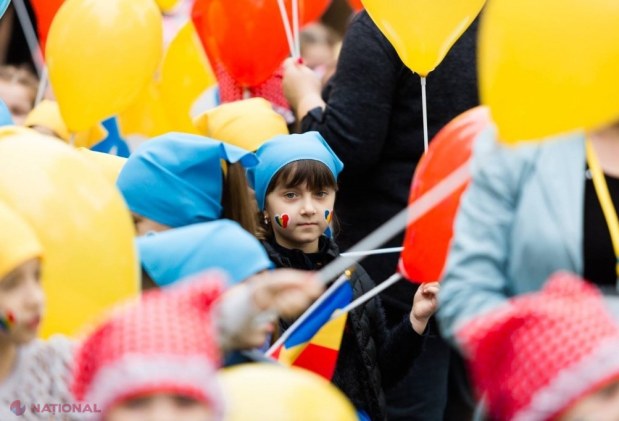 FOTO // În numele UNITĂȚII, Primăria Orhei a instalat câte un drapel pentru fiecare municipiu și raion din republică de Ziua Drapelului de Stat