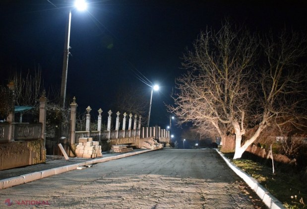 FOTO // Comuna Donici din raionul Orhei a fost complet iluminată de echipa Partidului „ȘOR”: „Îmi place ce se întâmplă în localitatea noastră în ultimii ani. Mergem spre bine și asta ne bucură”