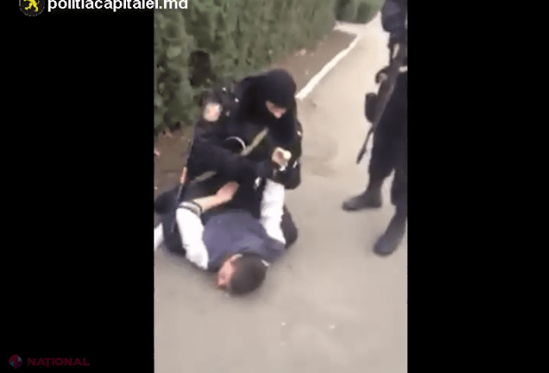 Taximetrist ATACAT cu un cuţit şi deposedat de automobil la Chișinău
