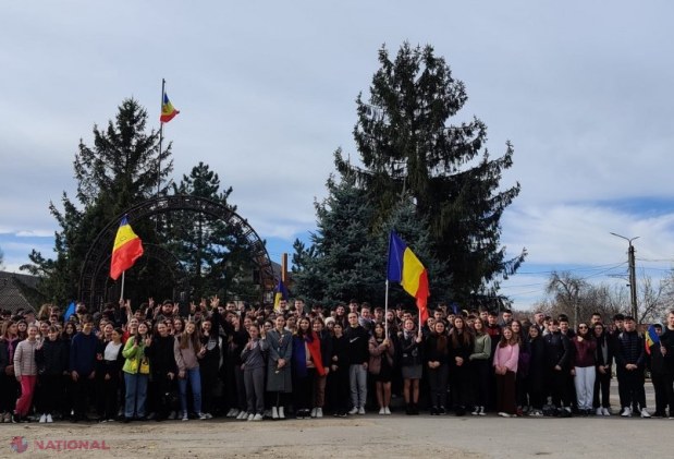 VIDEO, FOTO // Cărpineni a sărbătorit cu MÂNDRIE 105 ani de la Unirea Basarabiei cu România. Doi dintre DEPUTAȚII Sfatului Țării care au spus DA Unirii de la 1918 sunt originari din Cărpineni. „Noi spunem și astăzi DA UNIRII”