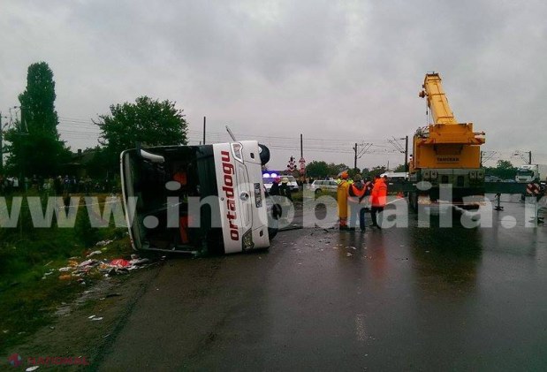 Un autocar de pe cursa Istanbul-București-Chișinău s-a RĂSTURNAT la Brăila. Trei pasageri au decedat