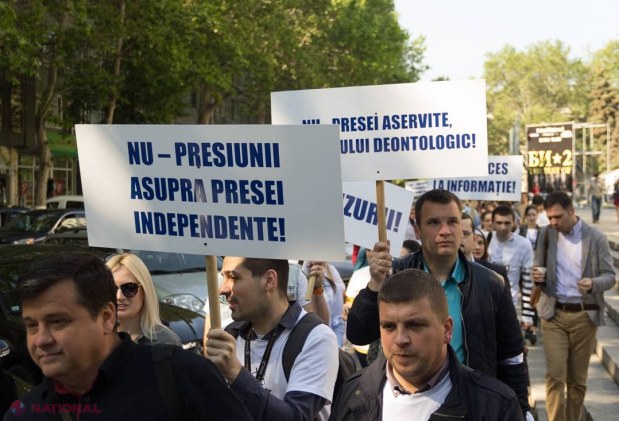 FOTO // Marș al SOLIDARITĂȚII presei, astăzi, la Chișinău. Candu propune „dialog constructiv”