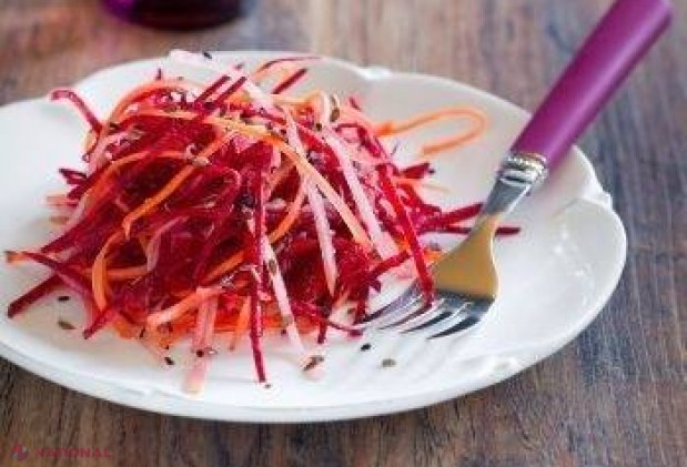 REŢETĂ // Salată de sfeclă şi morcovi cu ghimbir