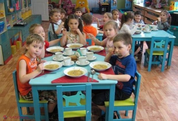 Ministerul Sănătății, CONTRAZIS de o altă instituție de stat. Crenvurștii pot rămâne în meniurile de la grădinițe