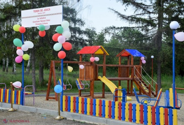 FOTO // În satele din raionul Orhei continuă PROIECTUL de amploare privind CONSTRUIREA terenurilor de joacă