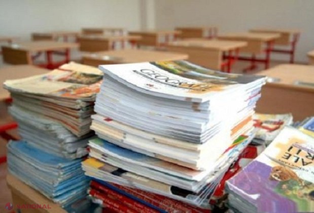 NOU // Și elevii din clasele V-IX vor fi asigurați GRATUIT cu manuale în anul de studii 2017-2018. Ce taxe vor plăti liceenii
