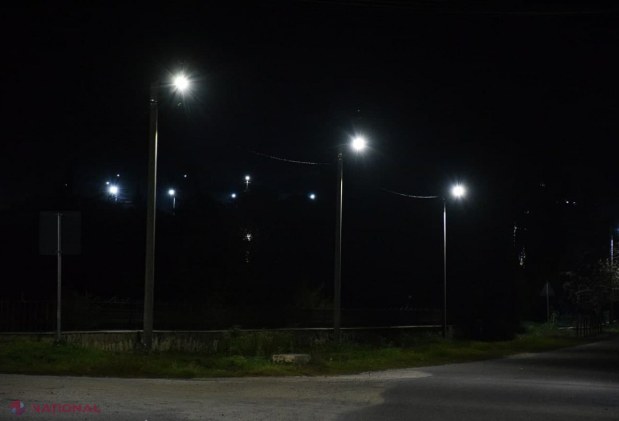 FOTO // Încă o comună din raionul Orhei a fost iluminată de către echipa Partidului „ȘOR”. „Timp de 30 de ani nu am avut lumină străzi”