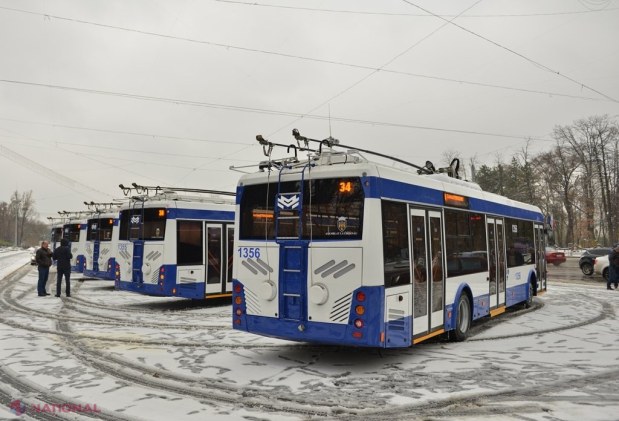 FOTO // Cum arată troleibuzele lansate astăzi pe traseul Chișinău-Trușeni: Noi-nouțe, cu propulsie autonomă și aer condiționat