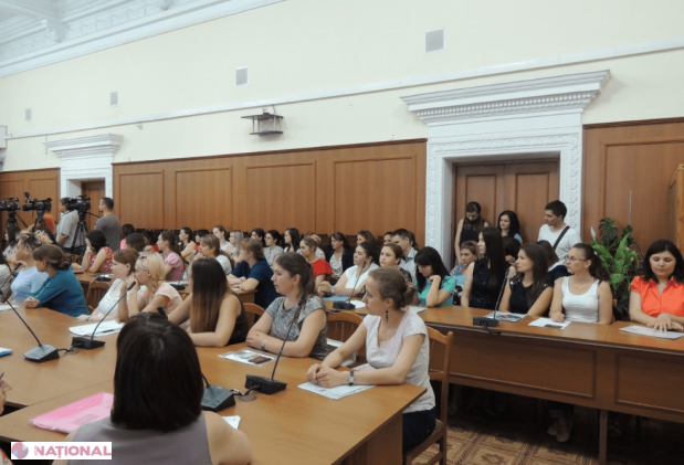 Sute de absolvenți de la Medicină, trimiși în sate la muncă. Dacă refuză să meargă, trebui să întoarcă statului banii pentru studii 